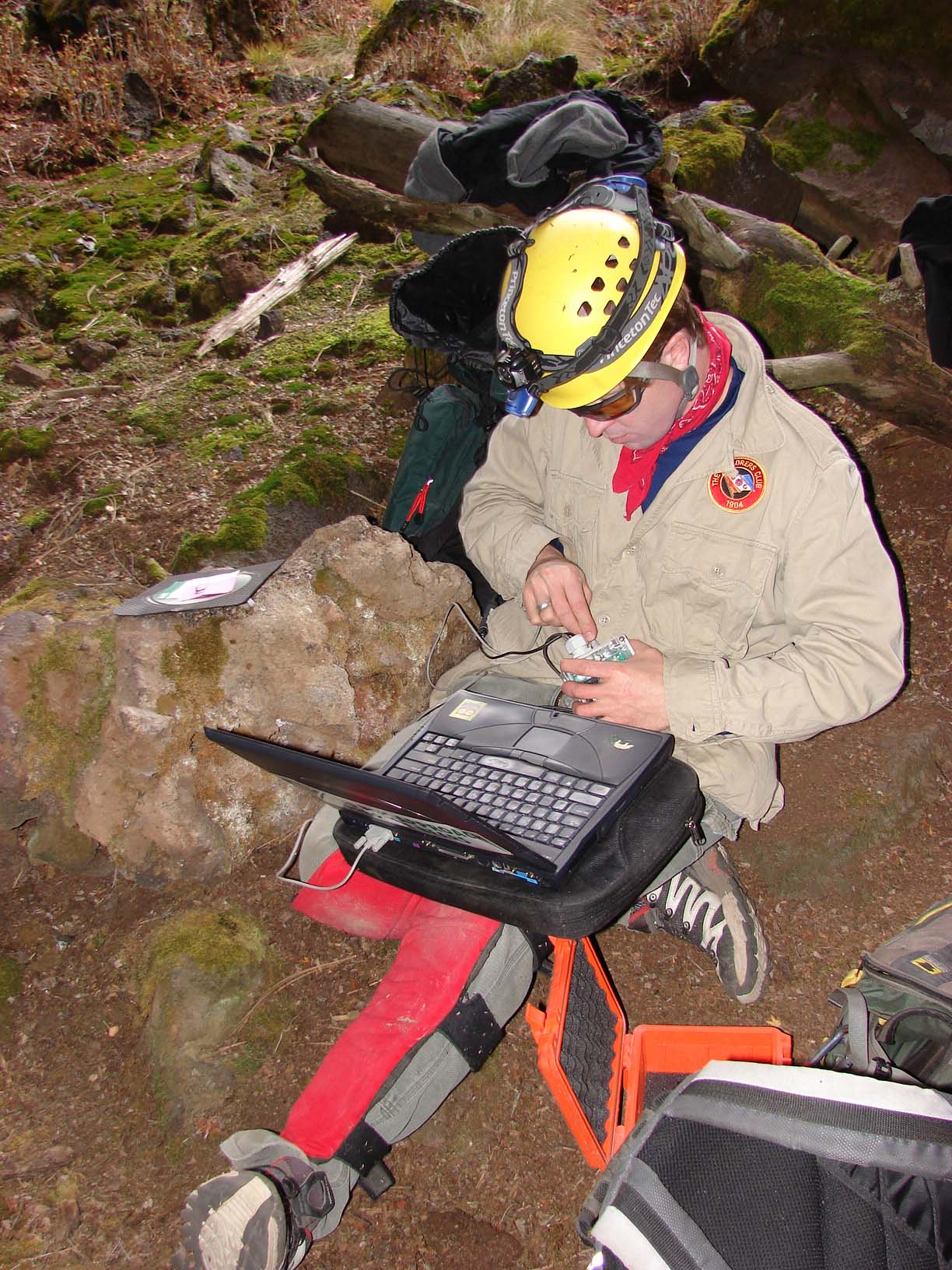 Uploading data from temperature loggers, western NM - Earth-Mars Cave Detection Program